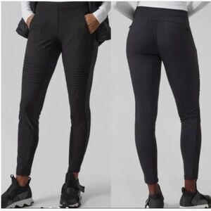 ❄️NWOT Athleta Headlands Hybrid Cargo Tight Sz 8